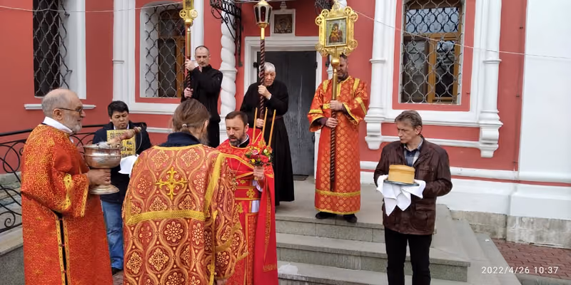 В дни Светлой седмицы совершаются ежедневные службы