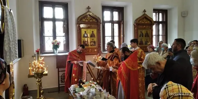 В день Радоницы совершена Литургия и панихида