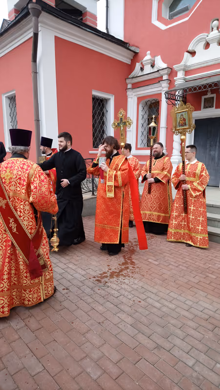 В неделю святых жен-мироносиц совершено Богослужение - фото 14