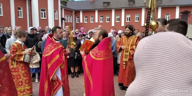В неделю 6-ю по Пасхе совершено Богослужение