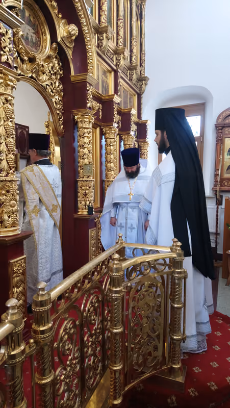 В неделю 7-ю по Пасхе совершено Богослужение