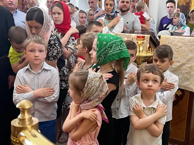 Неделя всех святых, в земле Русской просиявших