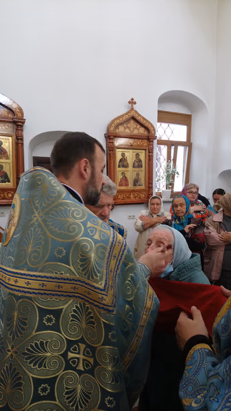 Праздник Казанской иконы Божией Матери: Богослужение