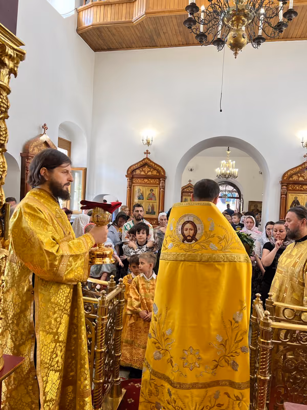 В неделю 6-ю по Пятидесятнице совершено Богослужение