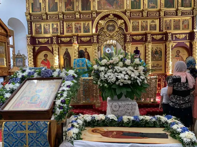 Успение Пресвятой Богородицы: торжественное Богослужение - фото 9